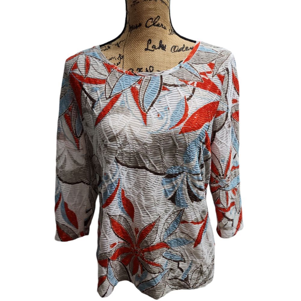 Chico's Floral Print 3/4 Sleeve Blouse Textured Fabric Red Blue White